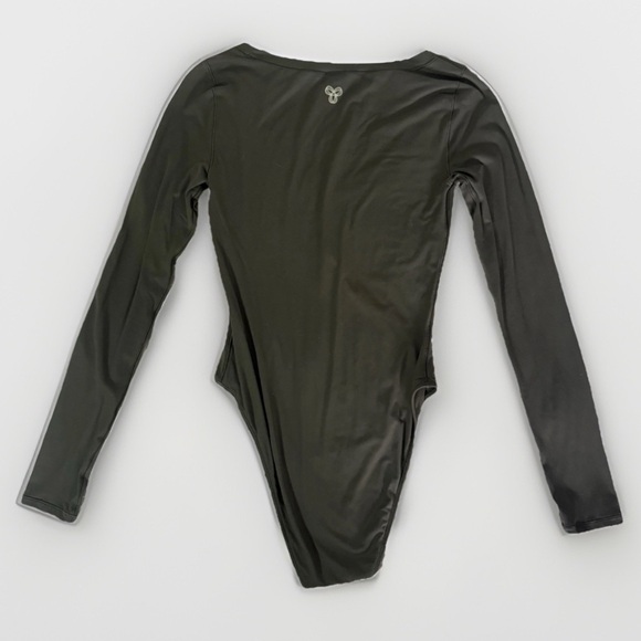 Aritzia Women’s Long Sleeve Bodysuit, Small, Dark Olive AirBUTTER Aerobic Top - Picture 5 of 6